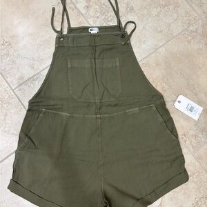 NWT Billabong Wild Pursuit Romper, size medium